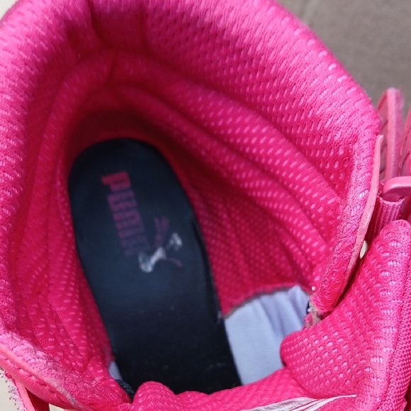 Puma Womens SIZE 8 Sneakers in Vibrant Pink and Black W/ Wedge Great Condition - Picture 12 of 12